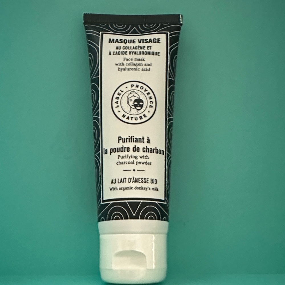 purifying charcoal powder, mask.